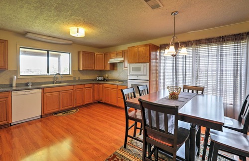Freeport Casa | Freeport Home w / Canal View + Boat Dock, cerca de las playas
