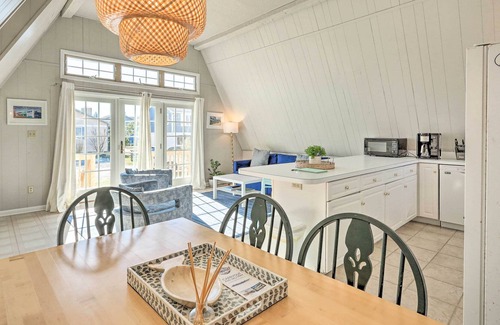 South Bethany Harbor Cabaña | Canal-Front Home w/ Dock < 1/2 Mi to Beach!