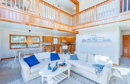 Brigands' Bay Casa | Canal-front home w/game room, private washer/dryer, WiFi, deck
