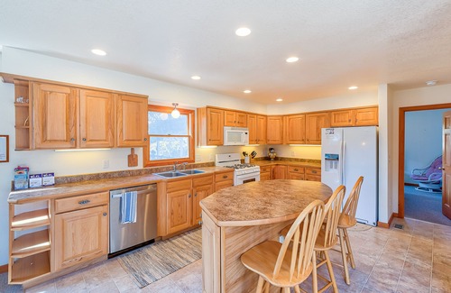 Brigands' Bay Casa | Canal-front home w/game room, private washer/dryer, WiFi, deck