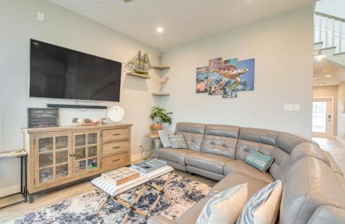 Galveston Casa | Canal-Front Home, Walk to Sea Isle Beach!