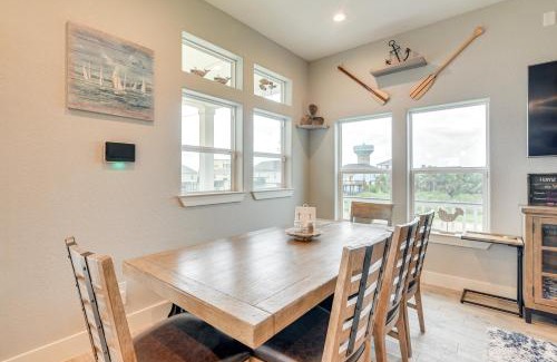Galveston Casa | Canal-Front Home, Walk to Sea Isle Beach!