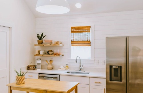 Kitty Hawk Casa | Canal front, Modern Tiny House! Bike to Beach!