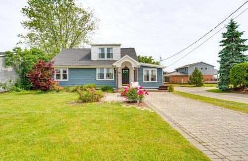 St. Clair Shores Casa | Canal-Front St Clair Shores Home 2 Mi to Dtwn