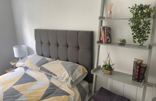 Heybridge Apartamento | Canal Side Retreat - 2 Bedroom Apartment