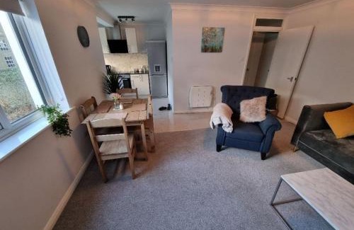 Heybridge Apartamento | Canal Side Retreat - 2 Bedroom Apartment
