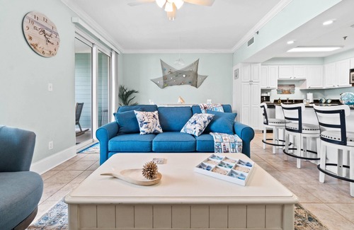 Mexico Beach Condominio | Canal-View Condo | Pool | Hot Tub | Walk to Beach