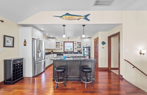 Brigands' Bay Casa | Canalfront - 5 Bedrooms, Private Pool, Hot Tub, Boat Dock