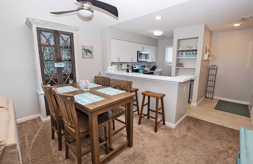 Manteo Condominio | Canalfront, Community Pool, Tennis courts and MORE! PC431, Above the Wake