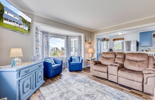 Frisco Casa | Canalfront Home - Frisco - New 2023 Dog friendly for a fee.