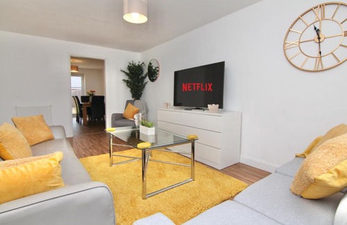 Coventry Casa | Canalview House - Fully Furnished Coventry City Centre Home