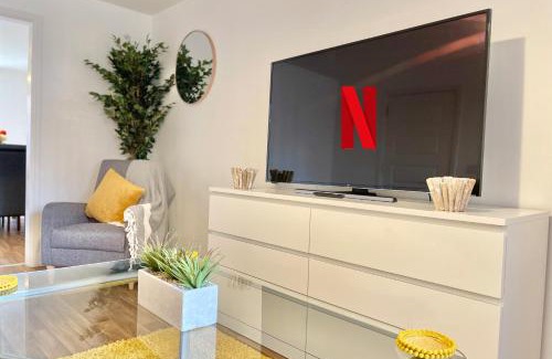 Coventry Casa | Canalview House - Fully Furnished Coventry City Centre Home