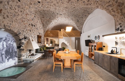 Emporio Villa | Canava Villas ~ Winery Estate @ Emporio, Santorini