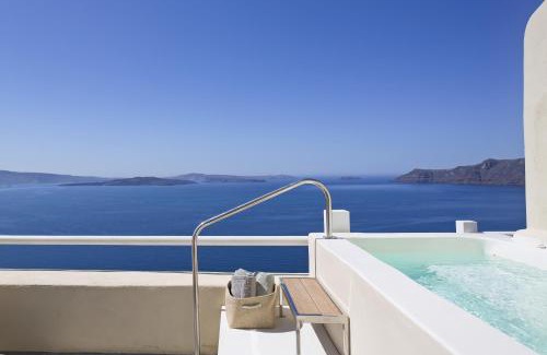 Oia Hotel | Canaves Oia Suites - Small Luxury Hotels of the World