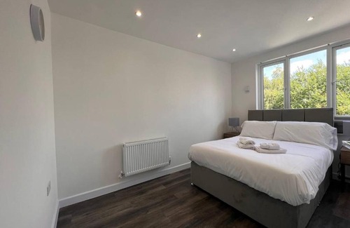 West Hendon Apartamento | Canberra Suite 2BR 2BA by Hyde Edgware Rd