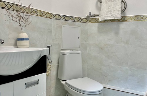 Almaty Apartamento | "Cancun" cozy studio in center of Almaty with WiFi, AC