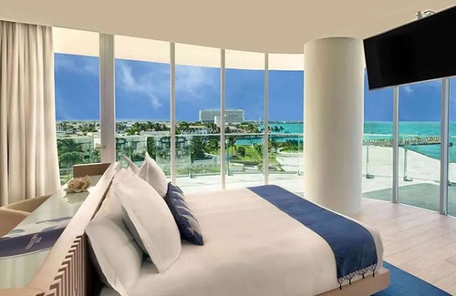 Downtown Cancun Hotel | Cancun Oceanfront Stay with Swimming Pool, Spa & Private Beach Club
