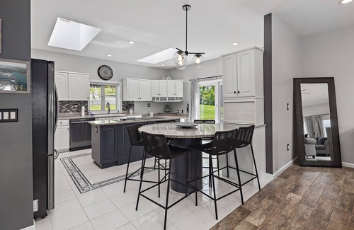 Danbury Casa | Candlewood Lakefront 3bd/ 2 bath house w/ 180 degree views!