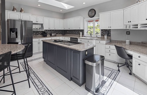 Danbury Casa | Candlewood Lakefront 3bd/ 2 bath house w/ 180 degree views!