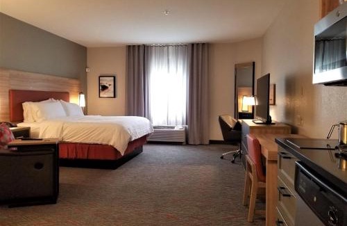 Apex Hotel | Candlewood Suites Apex Raleigh Area by IHG