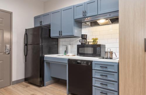 College Park Hotel | Candlewood Suites Houston The Woodlands by IHG