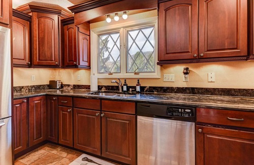 Fletcher Casa | CANE CREEK VILLA! Pool, Hot Tub, Game Room! Mountain View!
