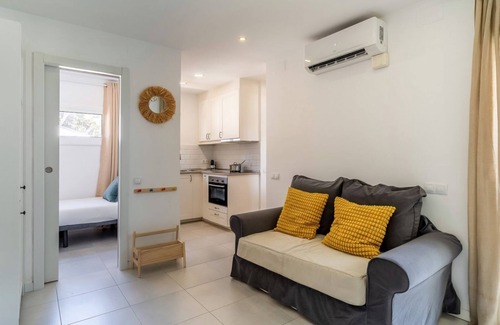 Castelldefels Casa | Serenidad junto al mar: Vida acogedora junto al océano