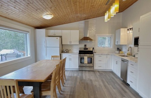 Canmore Cabina | Canmore Alpine Hostel - Alpine Club of Canada