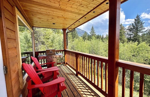 Canmore Cabina | Canmore Alpine Hostel - Alpine Club of Canada