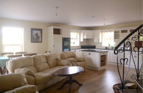 Macroom Casa | Cannaway House B&B
