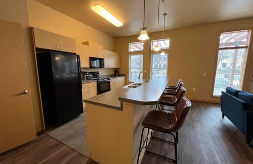 Sun Prairie Apartamento | Cannery Square Short Term Rentals -102 by Patriot Properties