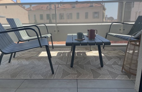 Riou - Petit Juas - Av de Grasse Apartamento | Cannes, apartment with parking + terrace, 10 min walk from the beach