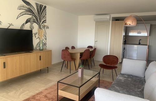 La Croix des Gardes Apartamento | Cannes, beautiful sea view apartment with pool and tennis court