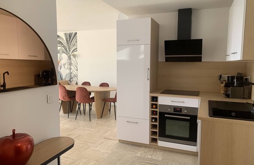 La Croix des Gardes Apartamento | Cannes, beautiful sea view apartment with pool and tennis court