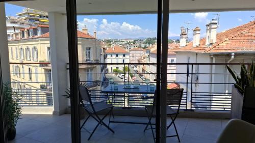 Cannes City Centre Apartamento | Cannes Centre - Villa Lérins - Cavell Suites - Walking Distance From Palais des Festivals and Beach - Free Parking - Perfect Location For Business And Holliday
