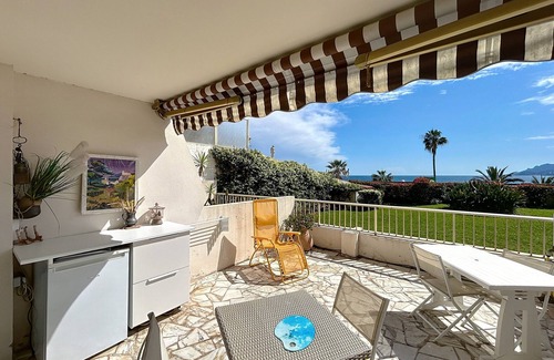 Le Suquet Apartamento | Cannes near the old port, quiet studio with terrace and sea view