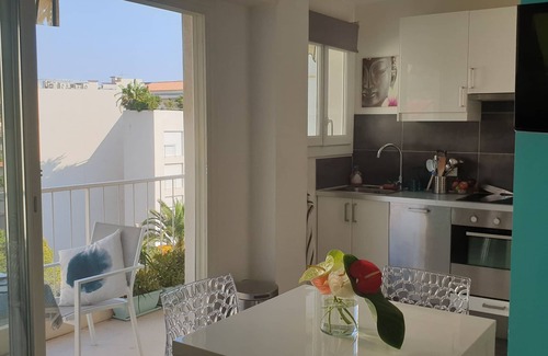 Cannes Old Town Apartamento | CANNES VISTA AL MAR Y CENTRO - NUEVO 34 m² apart incl un balcón 6 m² en el 5 º p