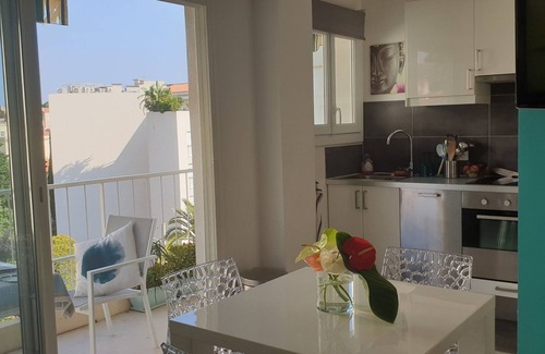 Cannes Old Town Apartamento | CANNES VISTA AL MAR Y CENTRO - NUEVO 34 m² apart incl un balcón 6 m² en el 5 º p