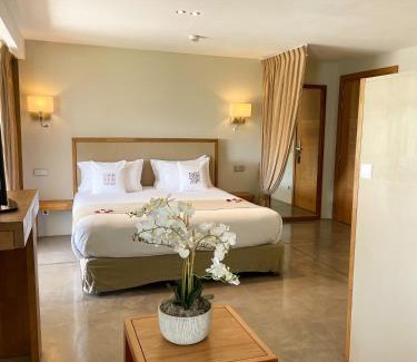 Riou - Petit Juas - Av de Grasse Casa | Cannes Villa St Barth