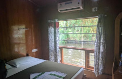 Aryad South Complejo | Canoe Ville Kerala