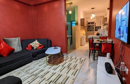 Meru Apartamento | CANOPY GARDENS facing the forest in serenity. 2BED