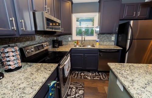 North Raleigh Casa | Cant Miss! Stunning Home w/ private Pool, Hot Tub and Firepit! (Pet Friendly)