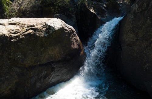 Tres Coroas Chalet De Esquí | Canto da cascata