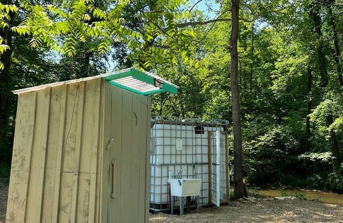 Gans Alquiler De RV | Canvas Bell Tent on Working Farm in Historic Laurel Highlands