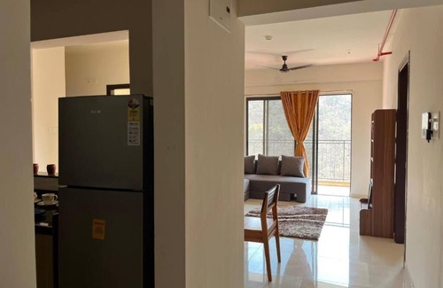 Paud Apartamento | Canvas - "Your home for contemporary comfort in the hills"