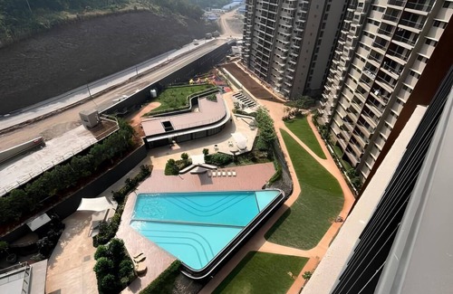 Paud Apartamento | Canvas - "Your home for contemporary comfort in the hills"