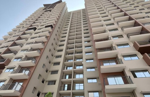 Paud Apartamento | Canvas - "Your home for contemporary comfort in the hills"
