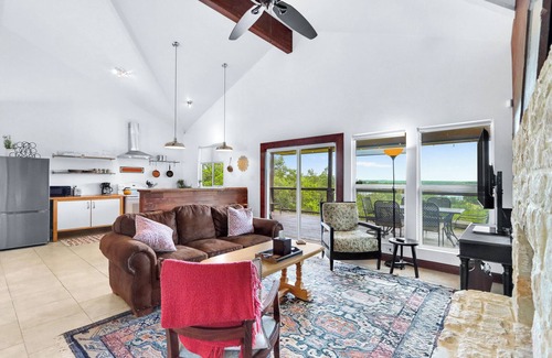 Canyon Lake Casa | Canyon Breeze I 3 Bedroom I Pet Friendly I Canyon Lake!