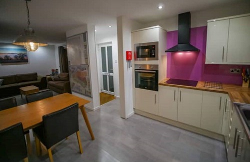 Pontneddfechan Casa | Canyon Cottage - Waterfall Country, Brecon Beacons