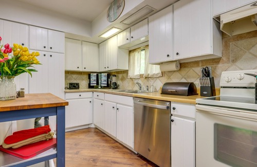 Canyon Lake Casa | Canyon Lake Home w/ Resort Amenities & Fire Pit!